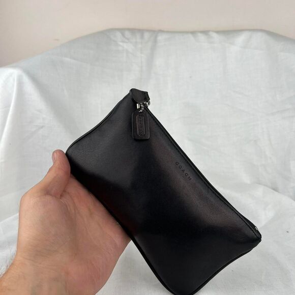 Vintage Black leather Coach pouch with zipper closure and signature logo - Picture 1 of 8